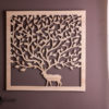 cerf arbre en bois sur mur
