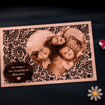 Carte photo en bois avec découpe et gravure au laser pour cadeau fête des mères